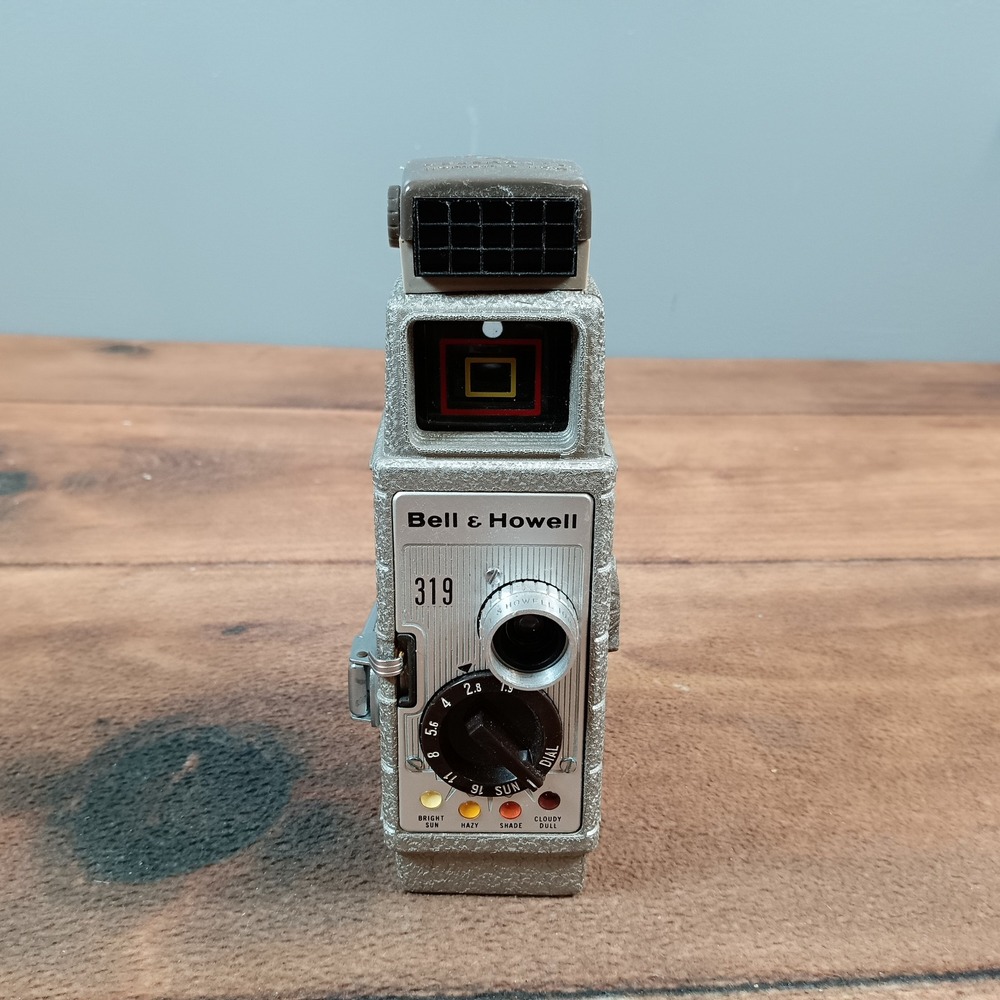 Bell & Howell 319 8mm Movie Camera Grey Good Vintage Sun Dial with Case - Picture 2 of 13